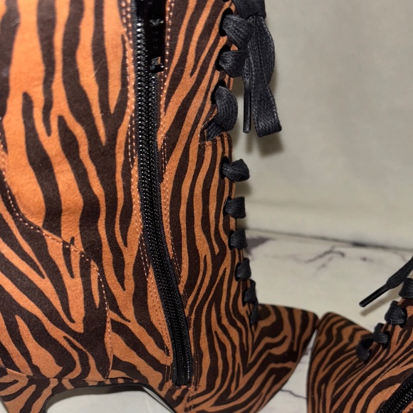 Zebra Print Lace-Up Ankle Boots - Picture 7 of 9